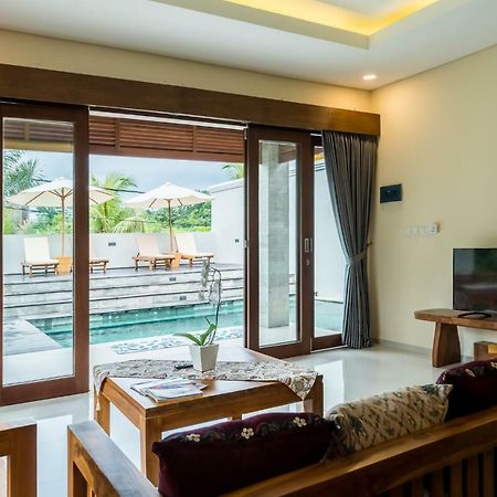 Villa Umah Galuh - Serene Tropical Escape - 3Br Private Pool Villa 우붓 외부 사진