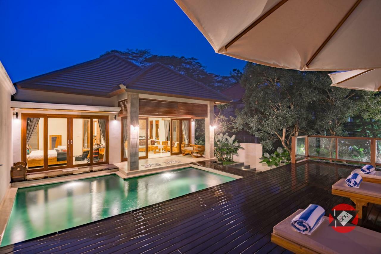 Villa Umah Galuh - Serene Tropical Escape - 3Br Private Pool Villa 우붓 외부 사진